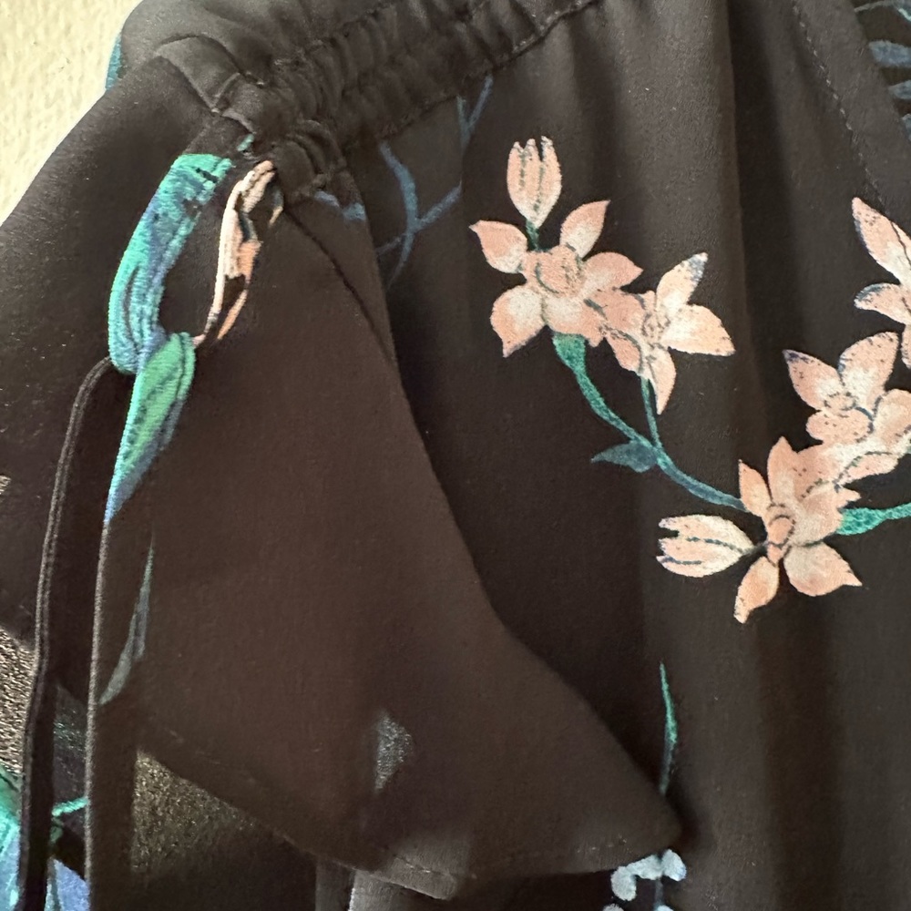 EUC Sleeveless top - Picture 3 of 4